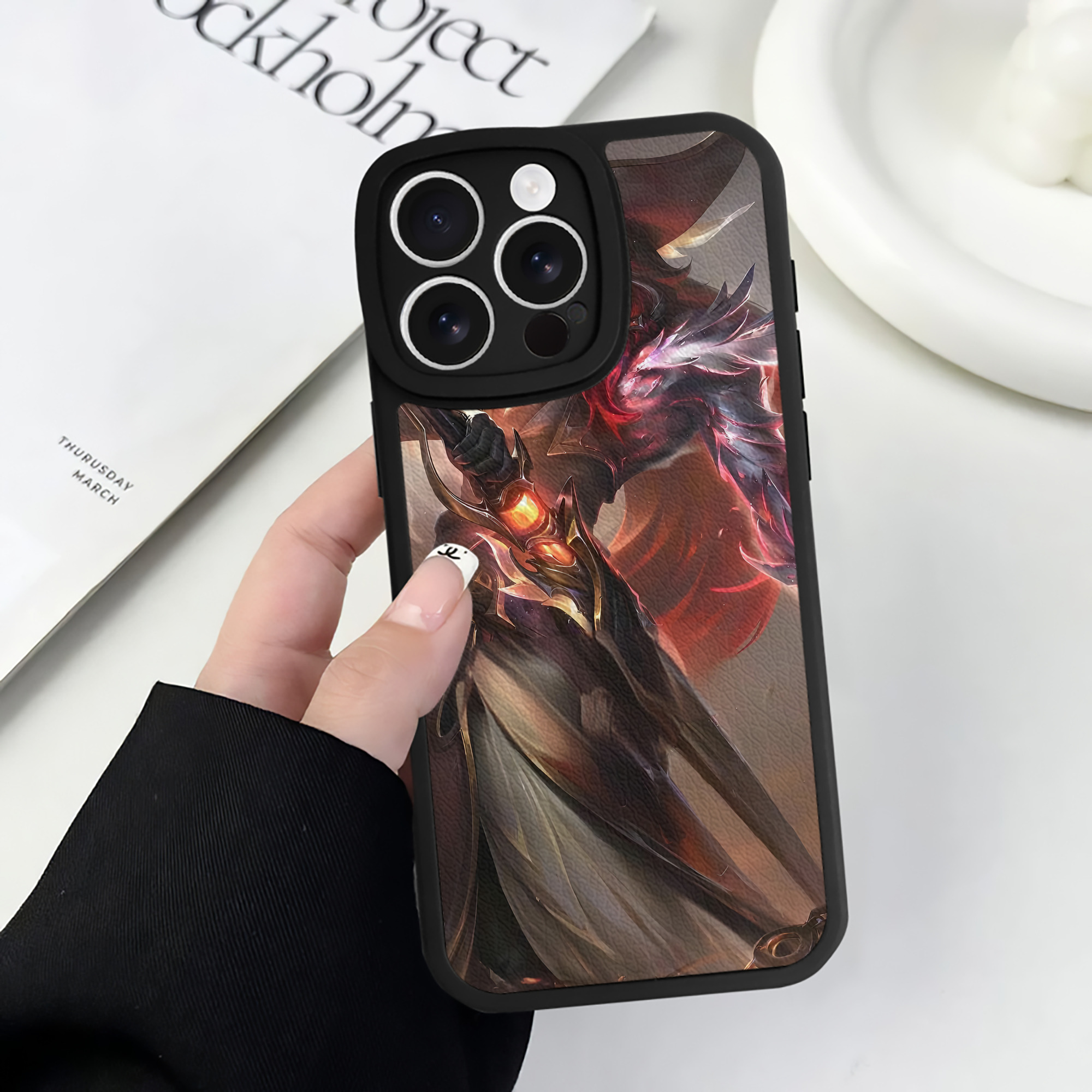 リーグ・オブ・レジェンド League of Legends LOL 【iPhone 16シリーズ対応】シリコンスマホケース（レザー調） 材質：シリコン